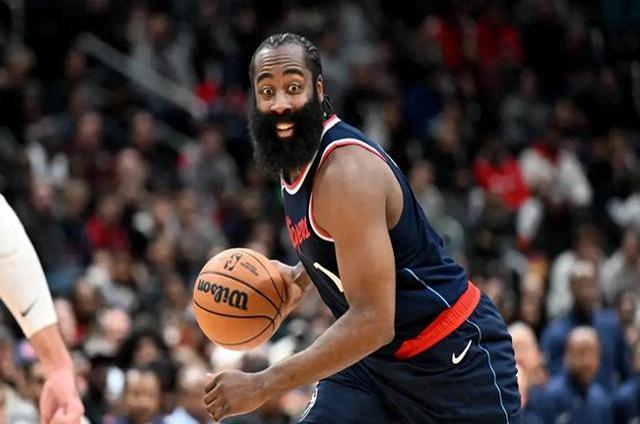 开云体育网页版 老鹰带队取胜！，哈登重要时刻出色发挥气势如虹延续